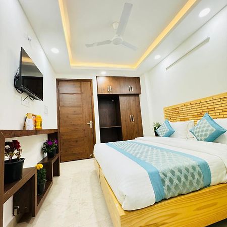 Hotel Ashram View Just 10 Minute Away Form Nizamuddin Railway Station 뉴델리 외부 사진