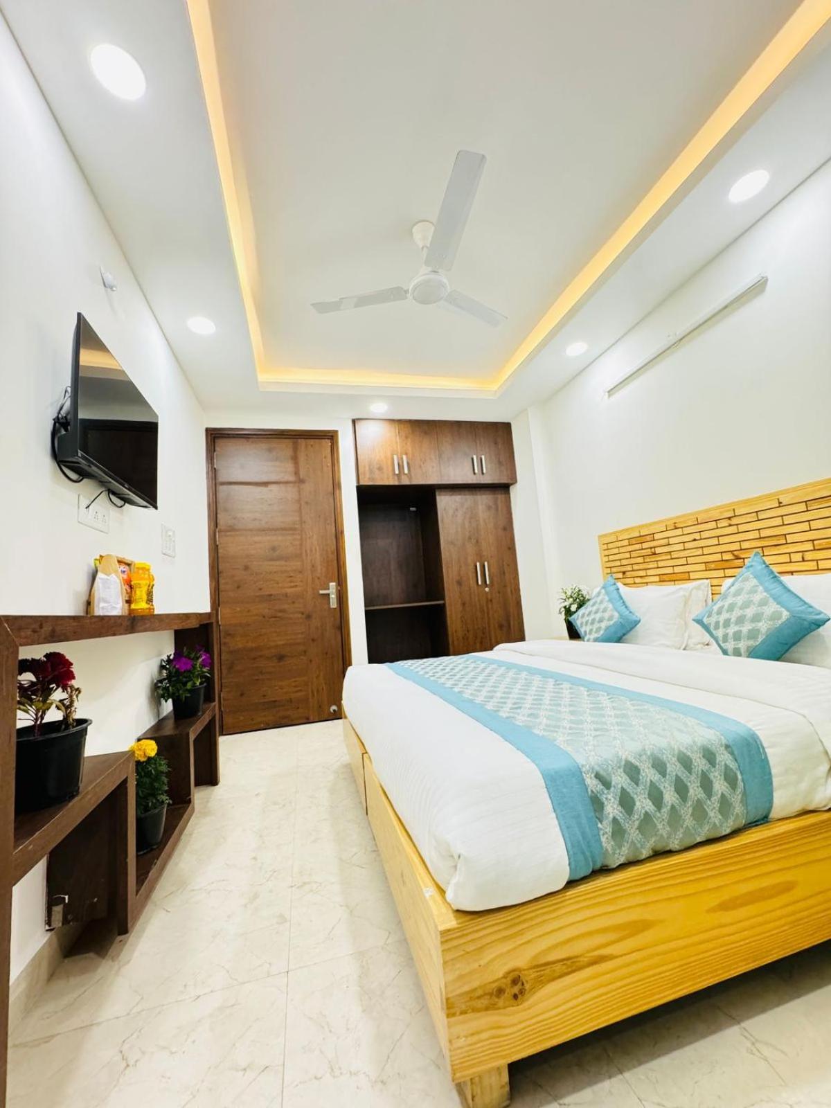 Hotel Ashram View Just 10 Minute Away Form Nizamuddin Railway Station 뉴델리 외부 사진