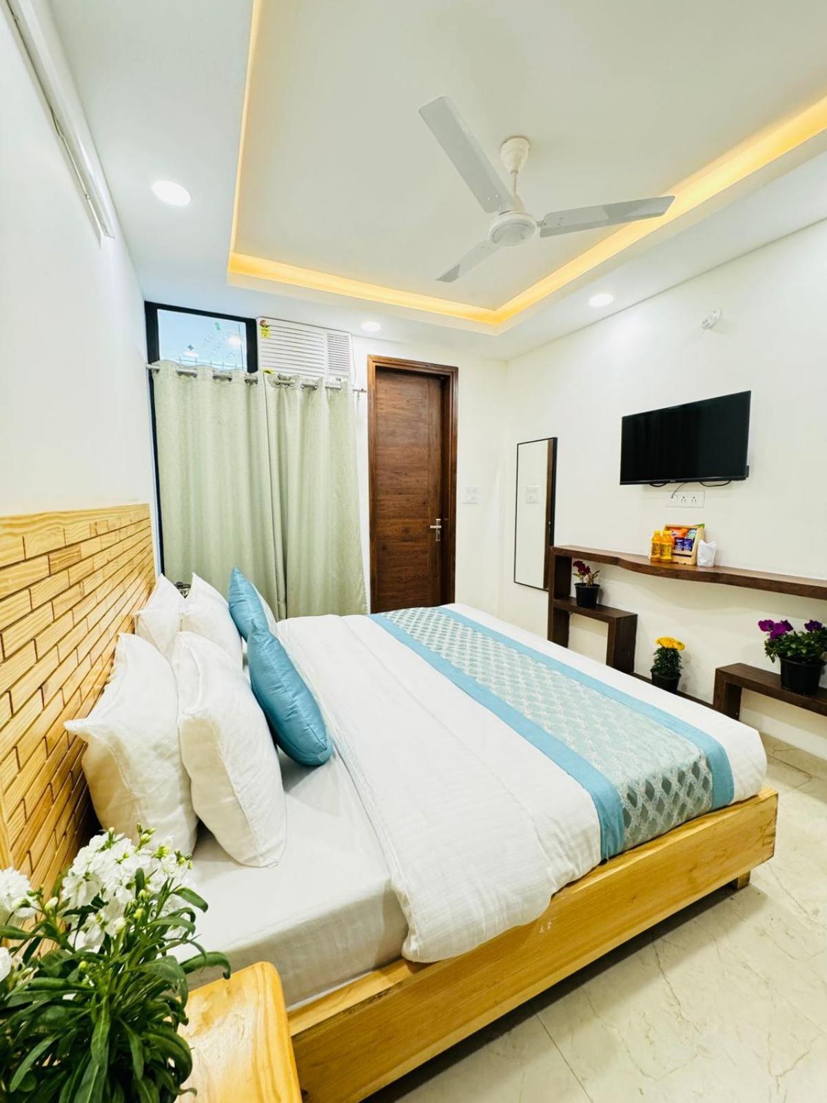 Hotel Ashram View Just 10 Minute Away Form Nizamuddin Railway Station 뉴델리 외부 사진