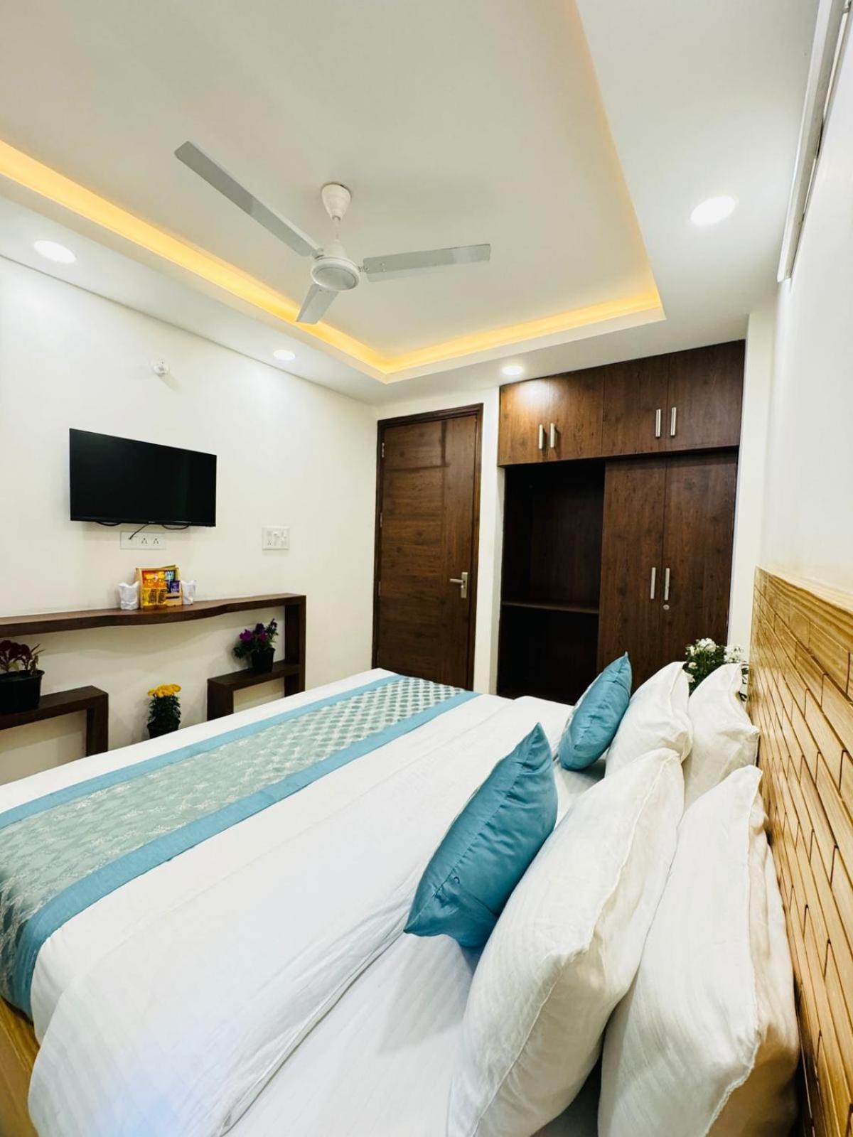 Hotel Ashram View Just 10 Minute Away Form Nizamuddin Railway Station 뉴델리 외부 사진