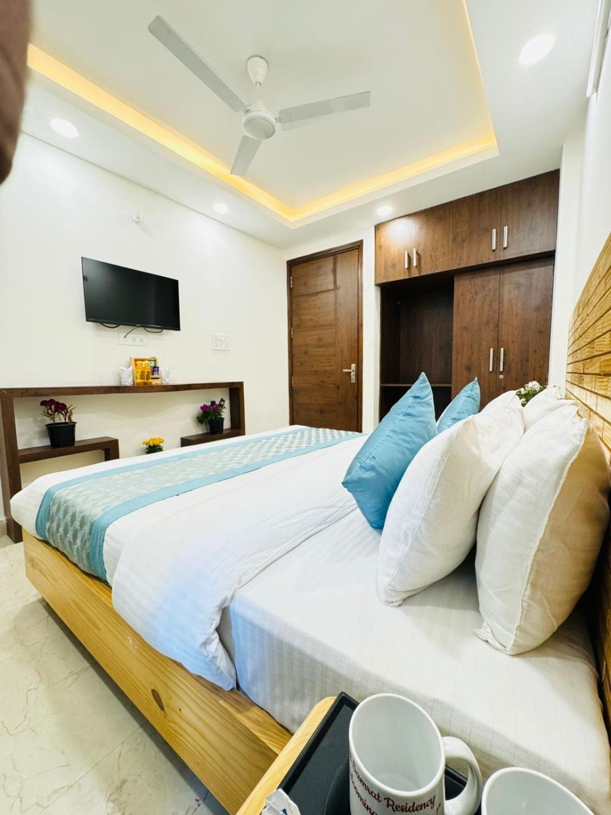 Hotel Ashram View Just 10 Minute Away Form Nizamuddin Railway Station 뉴델리 외부 사진