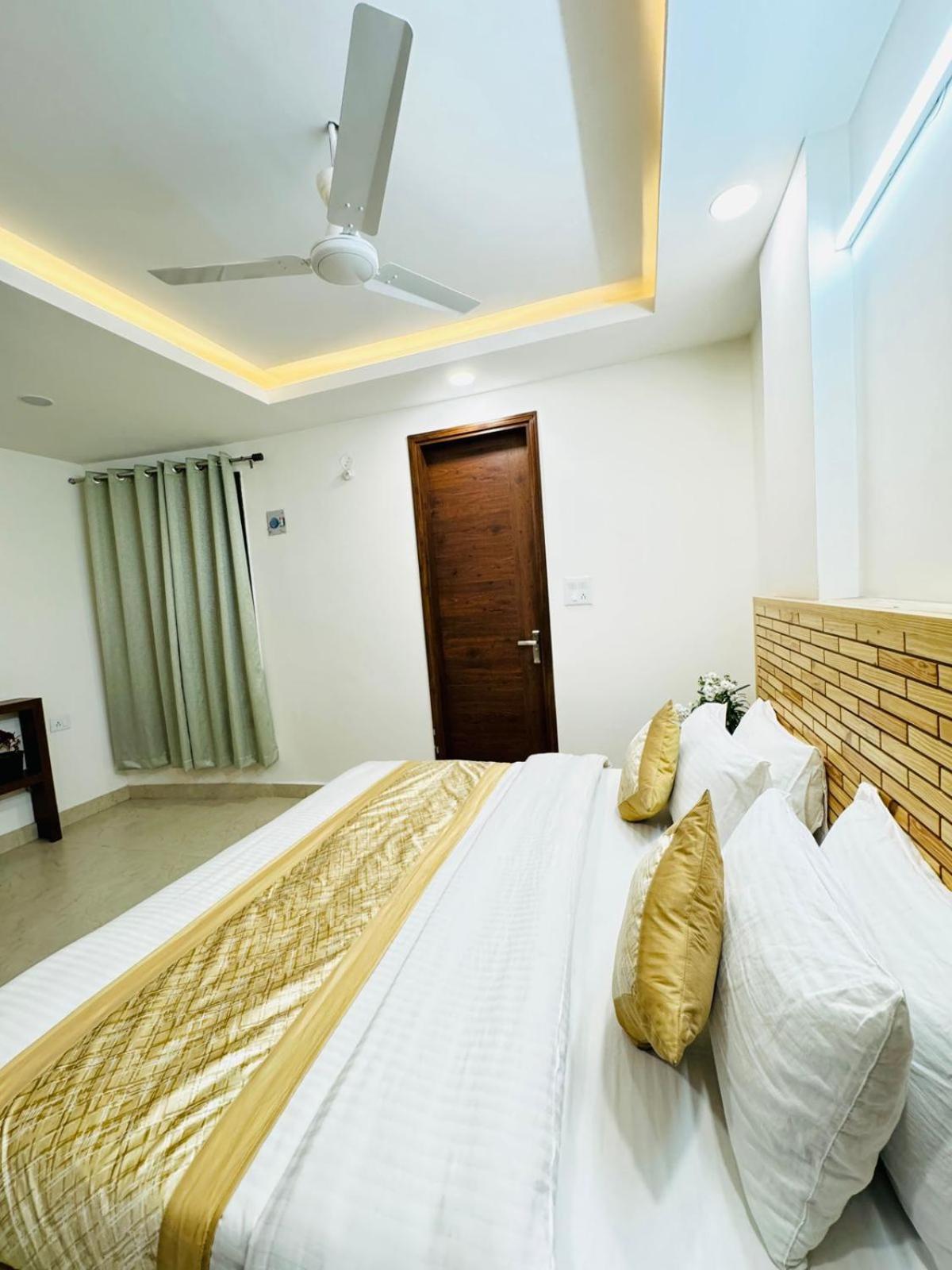 Hotel Ashram View Just 10 Minute Away Form Nizamuddin Railway Station 뉴델리 외부 사진